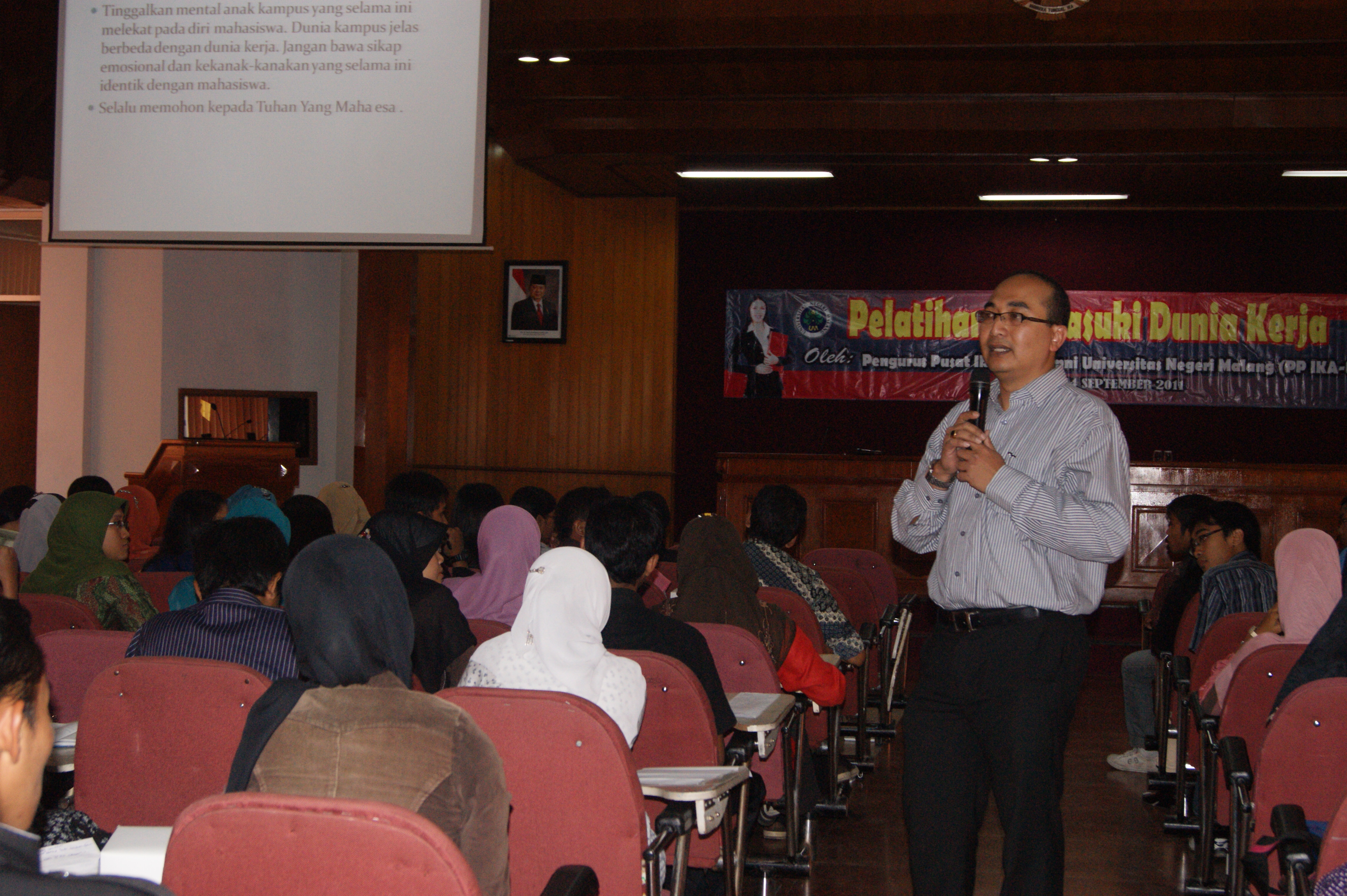 PELATIHAN MEMASUKI DUNIA KERJA SEPTEMBER 2011